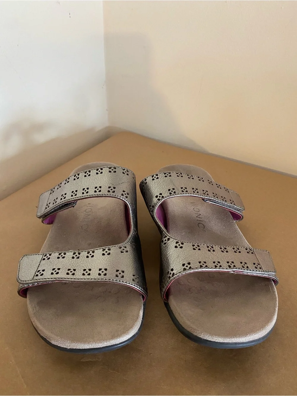 Vionic Sandals Size 8.5 Nakia, silver metallic straps, adjustable, comfort